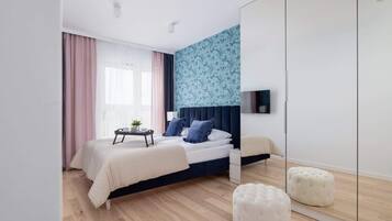 2 habitaciones, escritorio, tabla de planchar con plancha y wifi
