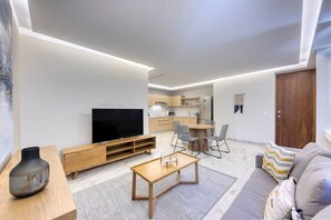 Een televisie en een kantoor