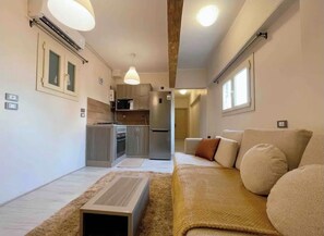 Living area - Boho-Chic 2-bedrooms apartment in Zamalek. (Cairo Governorate)