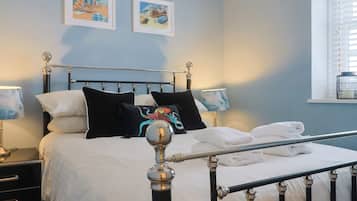 2 bedrooms, individually decorated, individually furnished, free WiFi