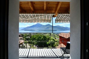 Property grounds - APARTMENT 1 BEDROOM WITH A FANTASTIC VIEW OF LAKE COMO (Gravedona Ed Uniti)