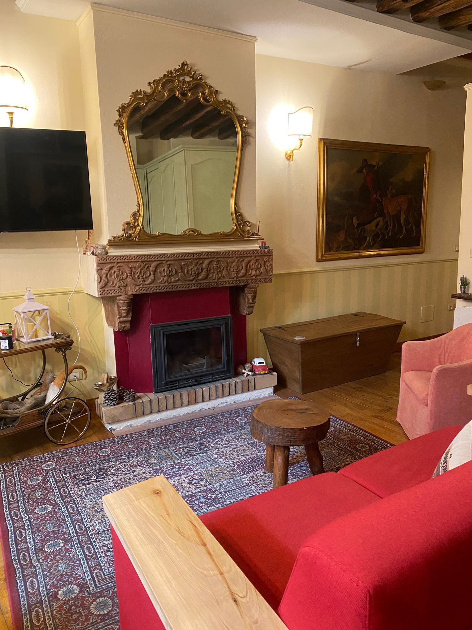 Smart-tv en een open haard