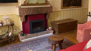 Smart-tv en een open haard