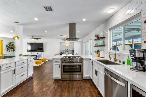 House | 4 bedrooms, Internet - The Desert Xscape Pool Views (Palm Springs)