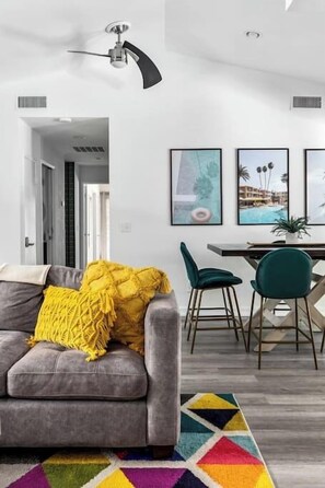 3 bedrooms, desk, Internet - Poolside Palm Springs Paradise (Palm Springs)