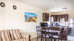 3 bedrooms - Apartment With Excellent In-town Location 1 (Puerto Peñasco)