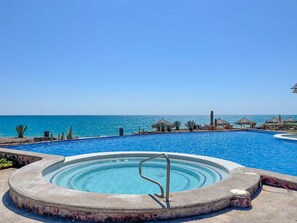 2 bedrooms - Quiet Beachfront Condo With Pools Private Beach (Puerto Peñasco)