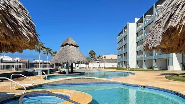 House - Find Peace at a Modern Ground Floor Condo (Puerto Peñasco)