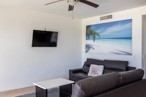 House | 2 bedrooms - Find Peace at a Modern Ground Floor Condo (Puerto Peñasco)