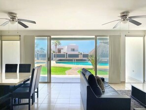 House | 2 bedrooms - Find Peace at a Modern Ground Floor Condo (Puerto Peñasco)