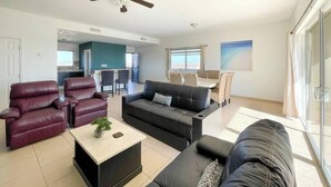 Room - Cozy Condo With Beach Pool Access (Puerto Peñasco)