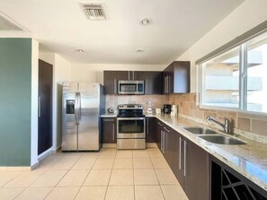 House | 2 bedrooms - Cozy Condo With Beach Pool Access (Puerto Peñasco)
