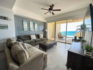 House | 3 bedrooms - Family Friendly Condo With Oceanfront Views (Puerto Peñasco)
