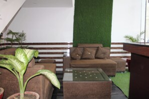 Lobby sitting area - Avexia Kanha Residency (Mathura)