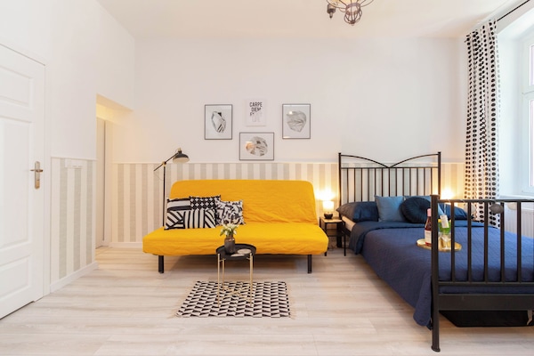 Studio Design | Individuell inredning, unika möbler och mörklÀggningsgardiner