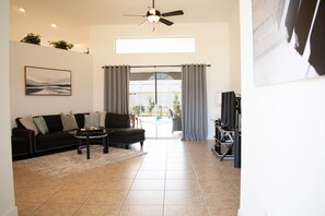 Smart TV, DVD player, printers - Villa Helen in Cape Coral (Cape Coral)