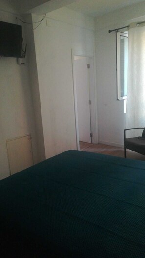 1 chambre, bureau, Wi-Fi gratuit, draps fournis