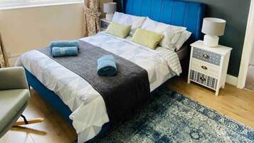 Apartamento | 4 quartos, ferros/tábuas de passar roupa, Wi-Fi de cortesia