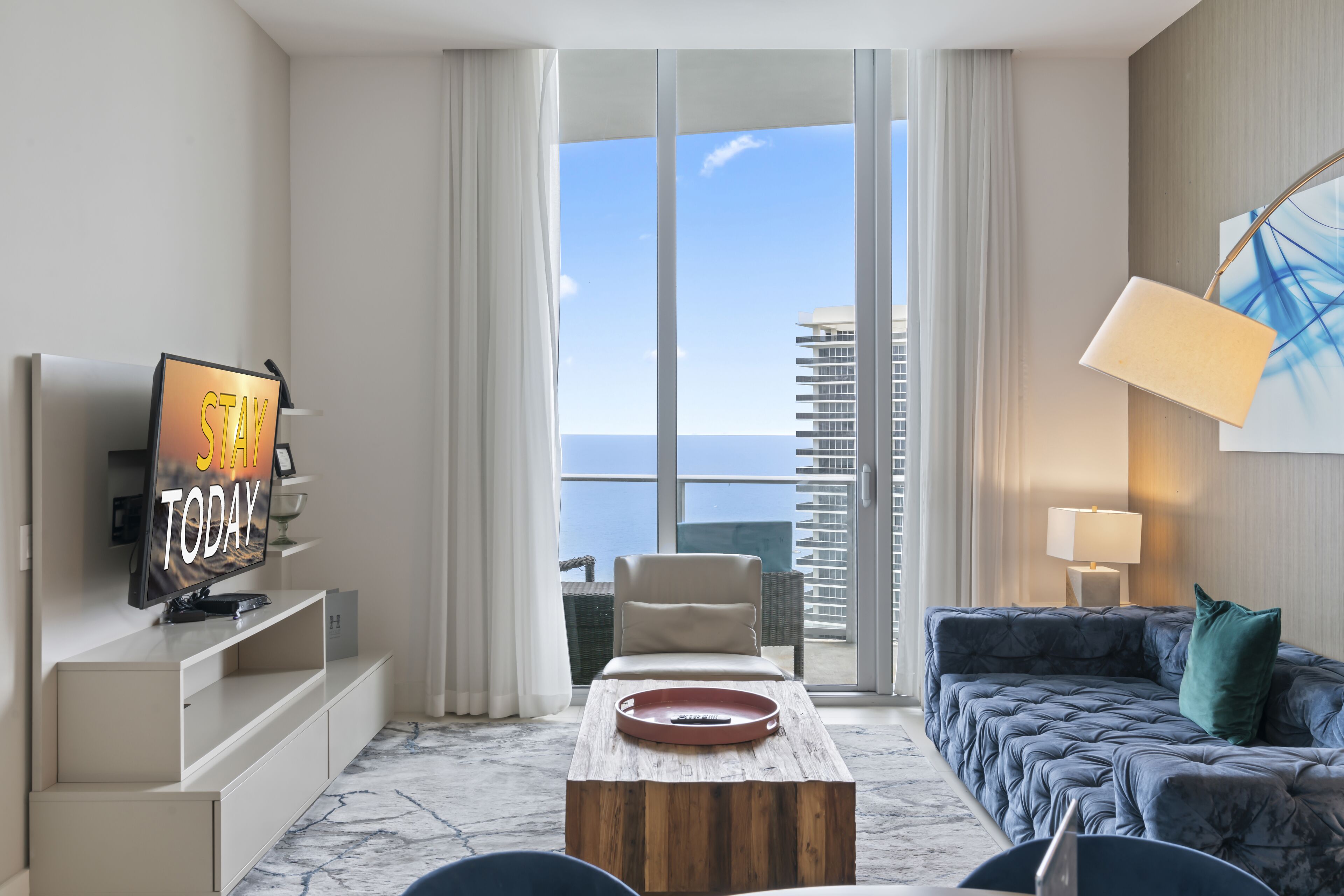 ★★★★★BEACHFRONT PENTHOUSE 2BD/2BA DIRECT OCEANVIEW