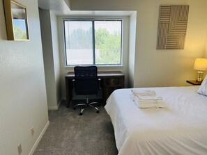 1 bedroom, desk, iron/ironing board, free WiFi - DTC One Bed Modern Gem, Pool, Gym, Comfort (Greenwood Village)