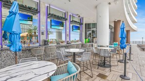 Bar (on property) - ★★★★★ Fascinating 1BD/1BA Beachfront Condo by the Ocean (Hollywood)