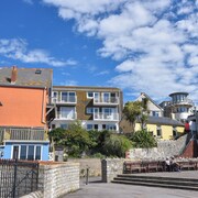 3 Bay View Court