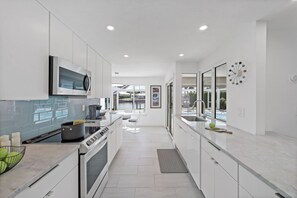 Fridge, microwave, oven, stovetop - Direct Boating Access | Olde Marco Home w/ Pool (Marco Island)