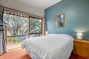 3 bedrooms, iron/ironing board, free WiFi