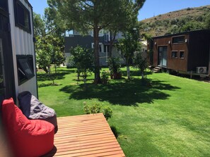 Comfort Apartment, 2 Bedrooms, Non Smoking, Garden View | Terrace/patio