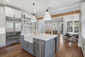 Interior - Comp (LSV) Low Speed Vehicle + WaterSound Amenities- Bungalow 8 (WaterSound)