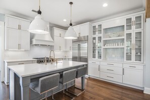 Fridge, microwave, oven, stovetop - Comp (LSV) Low Speed Vehicle + WaterSound Amenities- Bungalow 8 (WaterSound)