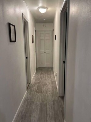 Interior - Comfort & Quiet in a Central location (Elizabeth City)