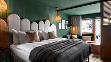 Classic Triple Room (FOR 3) | Minibar, desk, iron/ironing board, cribs/infant beds