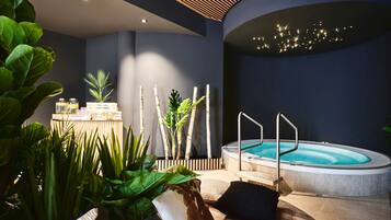 Sauna, Whirlpool, Dampfbad, Sportmassagen, Massageanwendungen