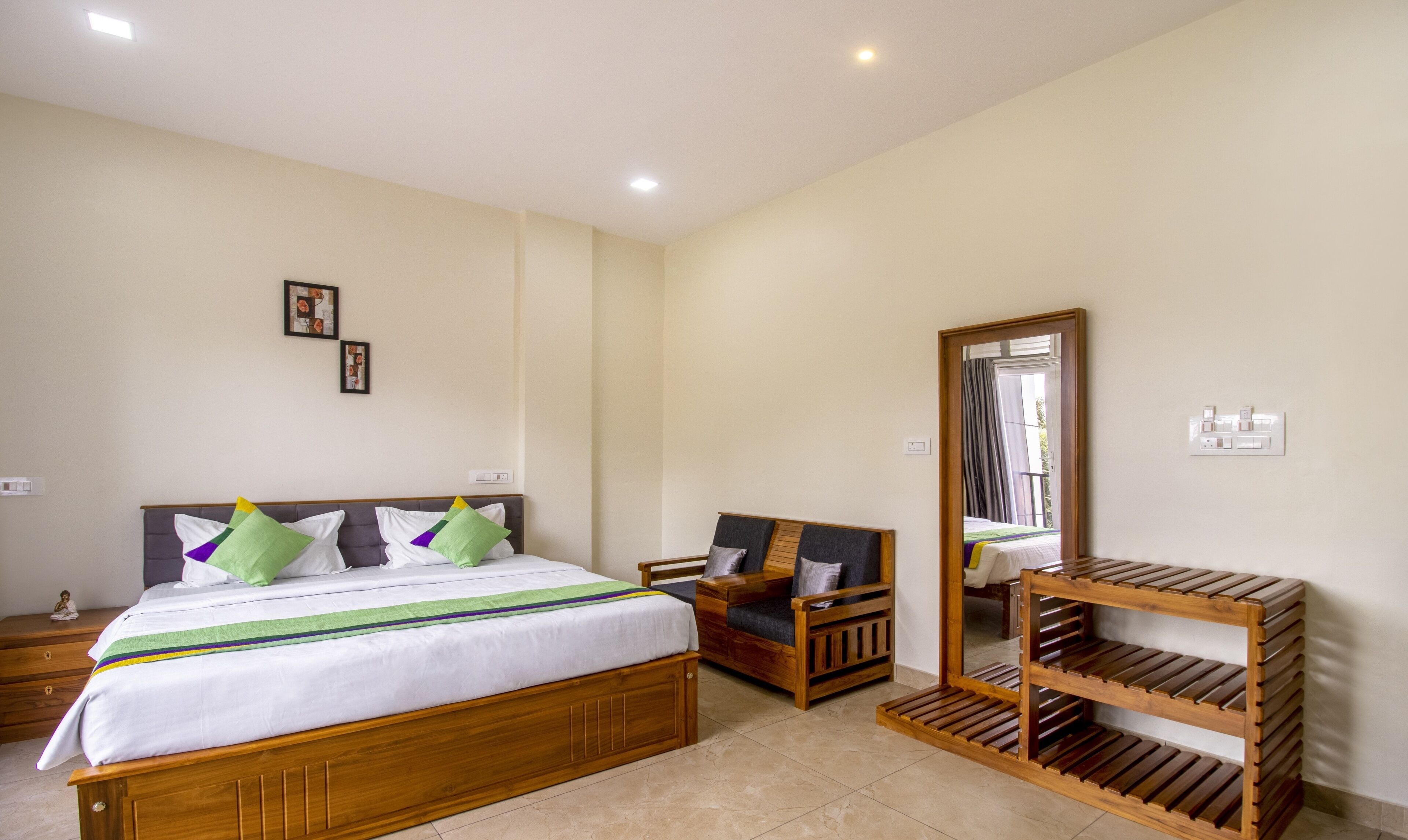 Deluxe Room | In-room safe, individually furnished, soundproofing, iron/ironing board