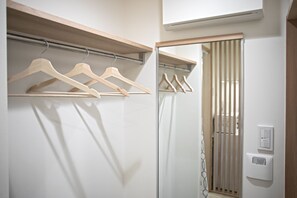 Room 101, Non Smoking | Room amenity - shiye house (Osaka)