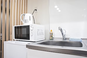 Room 102, Non Smoking | Room amenity - shiye house (Osaka)