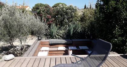 Maison entre mer, piscine et garrigue