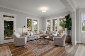 Smart-TV, Kamin, DVD-Player, Bücher