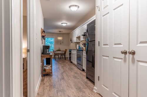 Near Atrium & town, King/Queen/Pullout, NO stairs