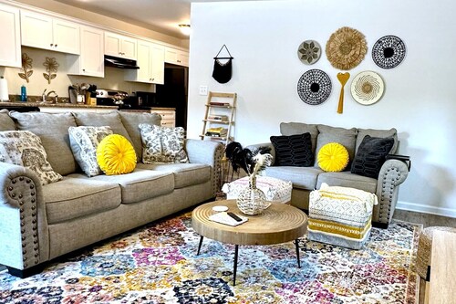 Near Atrium & town, King/Queen/Pullout, NO stairs