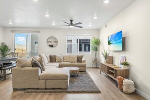 テレビ、テレビゲーム、書庫