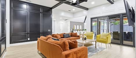 TV, fireplace, offices