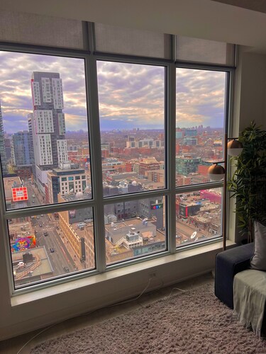 Cozy Condo in the Heart of Toronto!