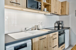 Frigorifero, microonde, forno, macchina per tè/caffè