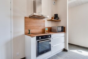 Réfrigérateur, micro-ondes, four, lave-vaisselle