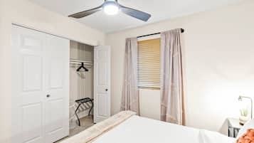 4 makuuhuonetta, silitysrauta/-lauta, Wi-Fi, vuodevaatteet