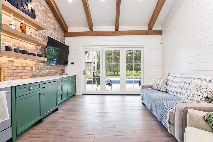 The Pool House At Fr. Sorin's W/ Paddle Tennis - Indiana (State)