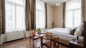Chambre Familiale | 1 chambre, bureau, Wi-Fi gratuit, draps fournis