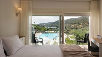 Superior Double Room, 1 Double Bed | 1 bedroom, minibar, soundproofing, free WiFi
